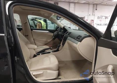 2013 Volkswagen Passat 2.5L Se from USA, damaged, VIN 1VWBP7A37DC049722